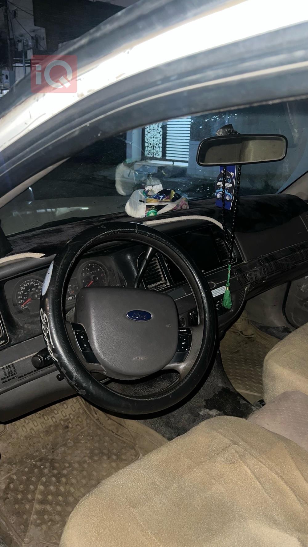 فورد كراون فيكتوريا